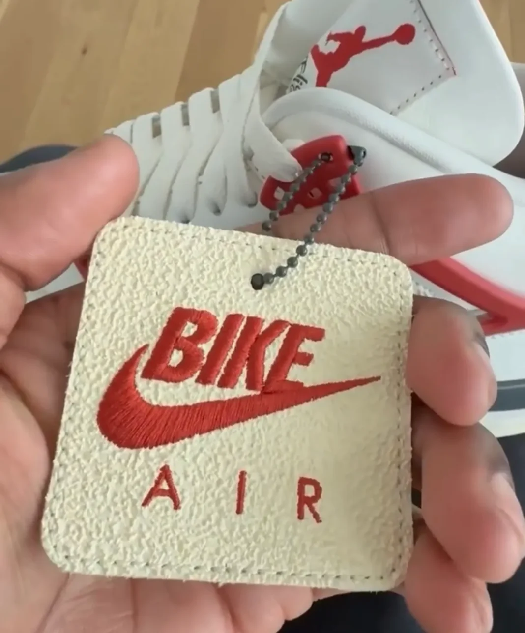 Air Jordan 4 "Brick After Brick" detail 13